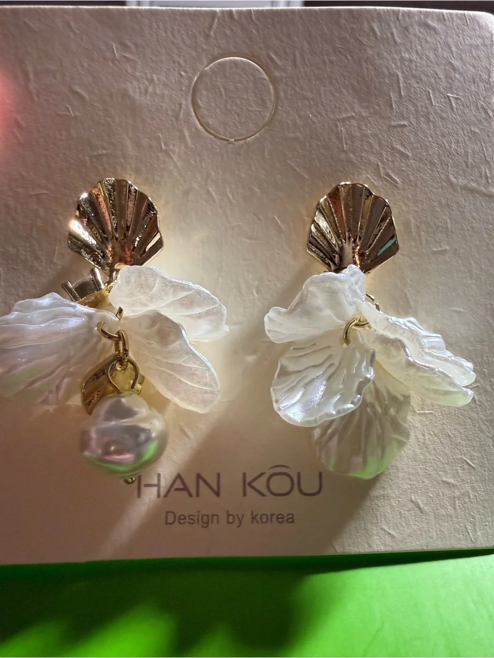Han Kou Pearl Petal Drop Earrings in White and Gold *NEW